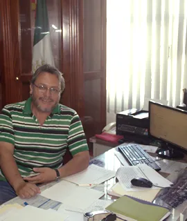 L.I. Salvador Casas González